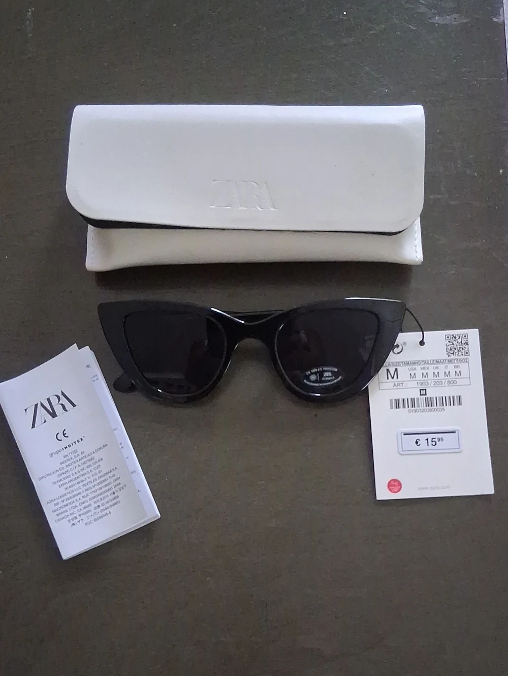 ZARA Black Cat-Eye Sunglasses with White Case